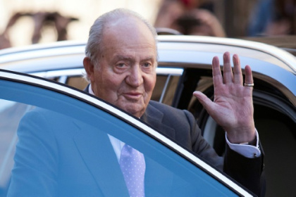 L'ancien roi d'Espagne Juan Carlos s'exile.jpg