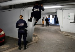 a guerre d'usure des policiers de terrain contre la drogue.jpg