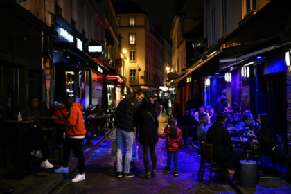 Paris en état d'alerte maximale mais les restaurants restent ouverts.jpg