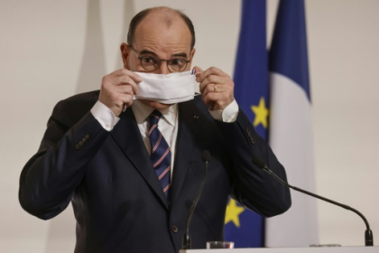 Castex maintient toutes les restrictions, accélère la vaccination.jpg