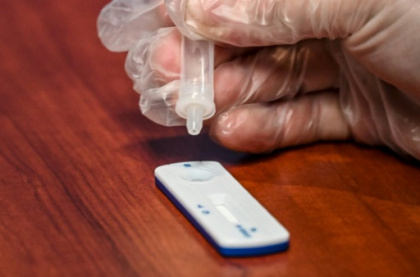 premiers cas en Nouvelle-Calédonie, territoire français jusqu'ici épargné.jpg