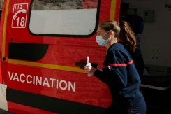 la pression sur les réas en France continue, bientôt des vaccinodromes.jpg