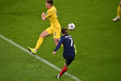 les Bleus trébuchent contre l'Ukraine.jpg