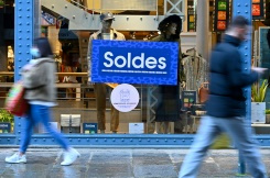 Coup d'envoi des soldes, à un moment favorable pour la consommation.jpg