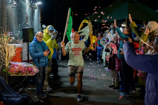 World's longest race? 3,100 miles around a New York block