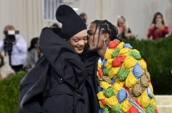 Stars dazzle in defiant fashion at.jpg Stars dazzle in defiant fashion at.jpg