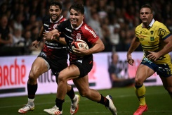 France's Dupont suceeds Kolbe as Top 14 player of the year.jpg France's Dupont suceeds Kolbe as Top 14 player of the year.jpg