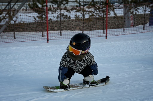 Snowboarding baby steals hearts and headlines in China