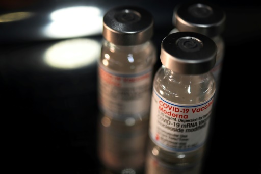 Face à Omicron, l'exécutif hâte l'arrivée du pass vaccinal