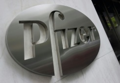 Pfizer strikes global licensing deal for Covid pill