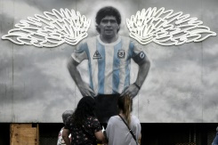 Maradona is dead, long live Maradona! World honors.jpg