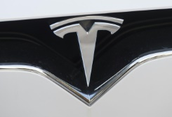 Tesla delivers almost 1 mn cars globally.jpg Tesla delivers almost 1 mn cars globally.jpg