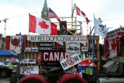 Canada truckers extend border blockade, fuel copycats abroad.jpg Canada truckers extend border blockade, fuel copycats abroad.jpg