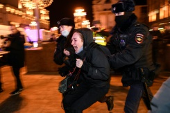 Thousands in Russia protest Ukraine war, hundreds detained.jpg Thousands in Russia protest Ukraine war, hundreds detained.jpg