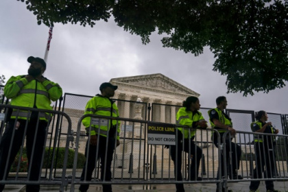 Supreme Court says Americans have right to carry guns in public.jpg Supreme Court says Americans have right to carry guns in public.jpg
