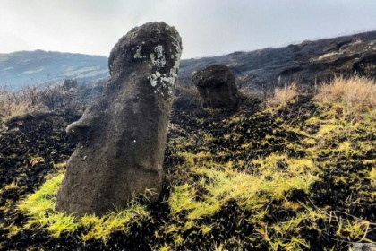Easter Island blaze chars famous moai statues.jpg Easter Island blaze chars famous moai statues.jpg