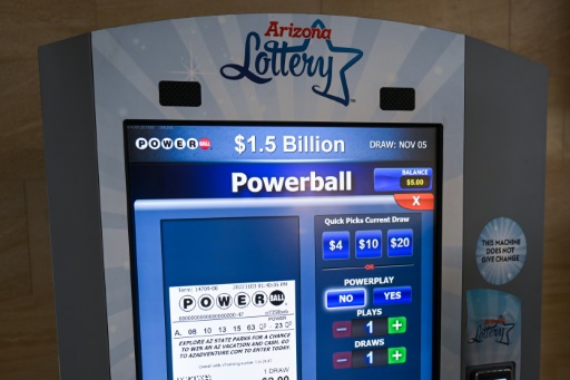 US Powerball jackpot grows to record $1.9 bn