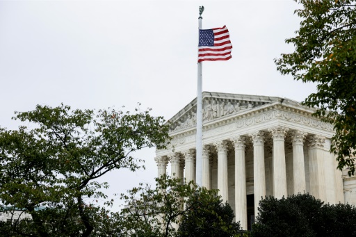 US high court to review refusal to provide service to same-sex couple