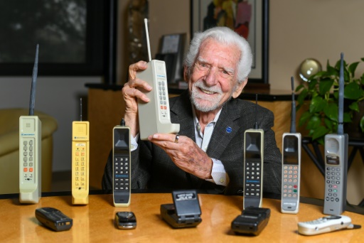 Take your eyes off your mobile phone, says inventor, 50 years on