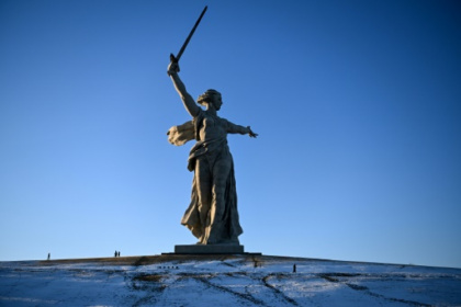 Russians mark Stalingrad anniversary in shadow of Ukraine conflict.jpg