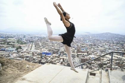 At a ballet in Lima shantytown, dancers - and self-esteem - soar.jpg