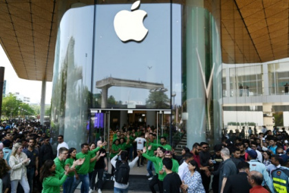 iPhone maker Foxconn buys huge site in India tech hub.jpg