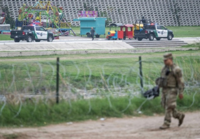 US bolsters border as Covid-era asylum rules lapse.jpg US bolsters border as Covid-era asylum rules lapse.jpg