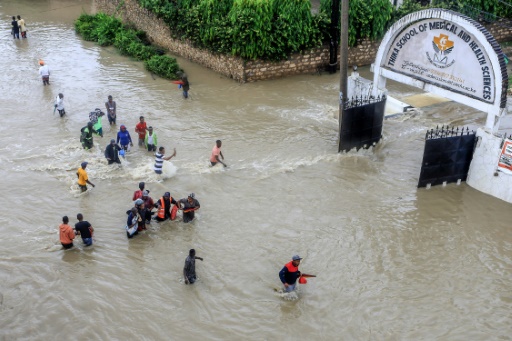 Heavy rain in Kenya affects tens of thousands, disrupts cargo