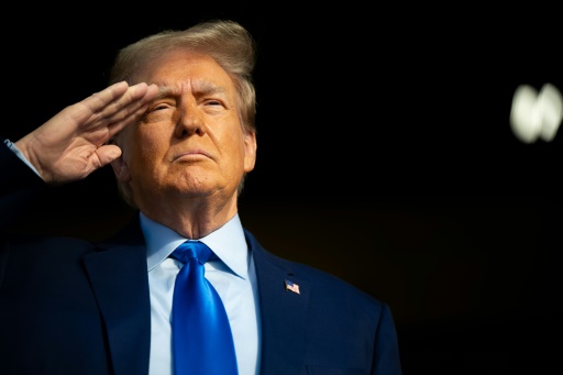 'Dictator' Trump warnings spook America