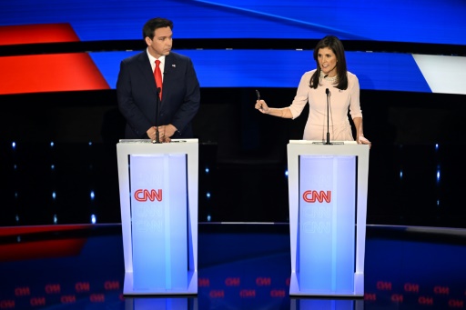 White House hopefuls flub chance to hit Trump in pre-Iowa debate