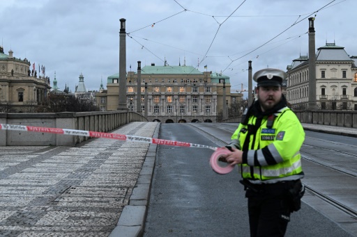 Gunman kills 14, wounds 25 at Prague university.