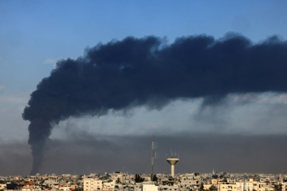 Israel hammers Gaza's south, hostage families urge Netanyahu to seek deal.jpg