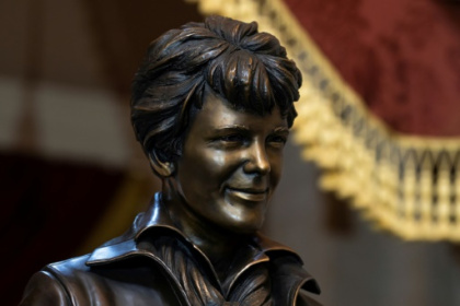 Deep sea explorer says may have found Amelia Earhart's plane.jpg Deep sea explorer says may have found Amelia Earhart's plane.jpg