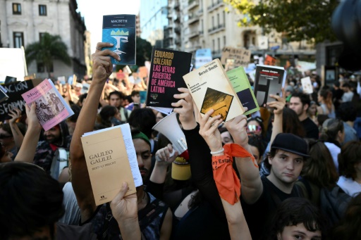 Large crowds march against Argentina public university cuts