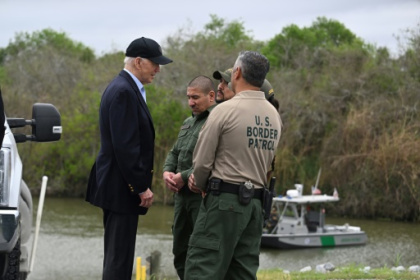 Trump and Biden trade barbs on rival US-Mexico border visits.jpg Trump and Biden trade barbs on rival US-Mexico border visits.jpg