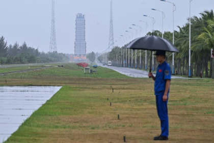 China to launch first probe to return samples from Moon's far side.jpg China to launch first probe to return samples from Moon's far side.jpg