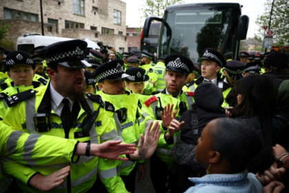 Protesters try to stop UK migrant removals from temporary accommodation.jpg Protesters try to stop UK migrant removals from temporary accommodation.jpg