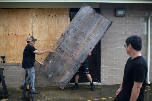 Texas hunkers down as Hurricane Beryl hits coast