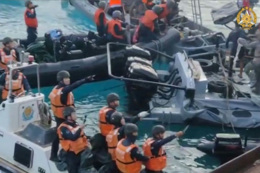 Philippines to 'stand our ground' in South China Sea dispute