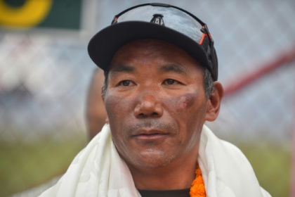 Nepali, British climbers extend Everest records.jpg Nepali, British climbers extend Everest records.jpg