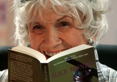 Alice Munro, Nobel-winning Canadian author, dead at 92.jpg Alice Munro, Nobel-winning Canadian author, dead at 92.jpg