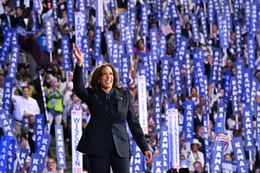 Harris rides convention buzz on return to trail