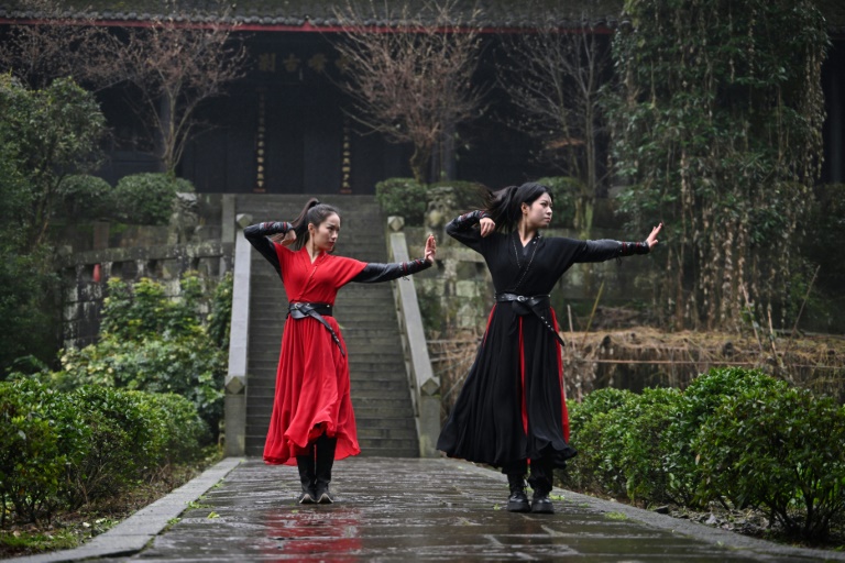 Kung fu girl group puts fresh spin on ancient Chinese art