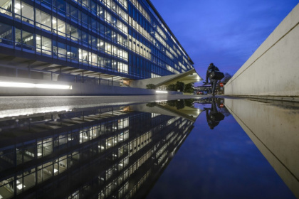The WHO is headquartered in Geneva, Switzerland The WHO is headquartered in Geneva, Switzerland