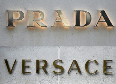 Capri, which also owns Jimmy Choo and Michael Kors, had to accept a reduced price from Prada amid the market turmoil caused by US President Donald Trump's tariffs Capri, which also owns Jimmy Choo and Michael Kors, had to accept a reduced price from Prada amid the market turmoil caused by US President Donald Trump's tariffs