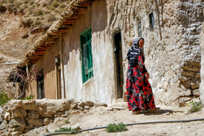 Women and girls traditionally make the long trips to collect water, made more difficult since the Taliban government came to power - Mohammad Faisal NAWEED (AFP)