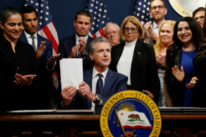 California Gov. Gavin Newsom signs bills to move forward in redrawing the state’s congressional maps, a move to counter Texas House Republicans’ plan to redraw the state’s congressional maps ahead of the 2026 midterm elections - Jim WATSON (AFP) California Gov. Gavin Newsom signs bills to move forward in redrawing the state’s congressional maps, a move to counter Texas House Republicans’ plan to redraw the state’s congressional maps ahead of the 2026 midterm elections - Jim WATSON (AFP)