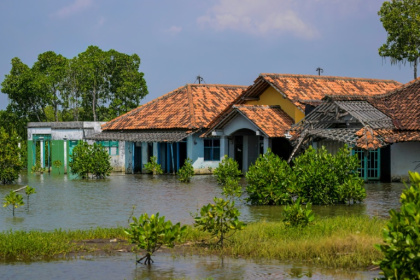 Climate experts warn a plan to build a 700-kilometre seawall along Java's coast could make matters worse by pushing erosion elsewhere and disrupting ecosystems - BAY ISMOYO (AFP) Climate experts warn a plan to build a 700-kilometre seawall along Java's coast could make matters worse by pushing erosion elsewhere and disrupting ecosystems - BAY ISMOYO (AFP)