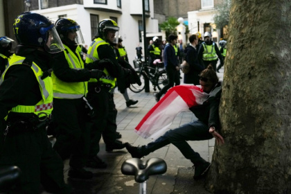 Police battled supporters of British far-right activist Tommy Robinson in London on Saturday - CARLOS JASSO (AFP) Police battled supporters of British far-right activist Tommy Robinson in London on Saturday - CARLOS JASSO (AFP)