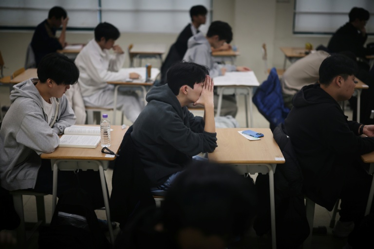 South Korea halts flights for college entry exam